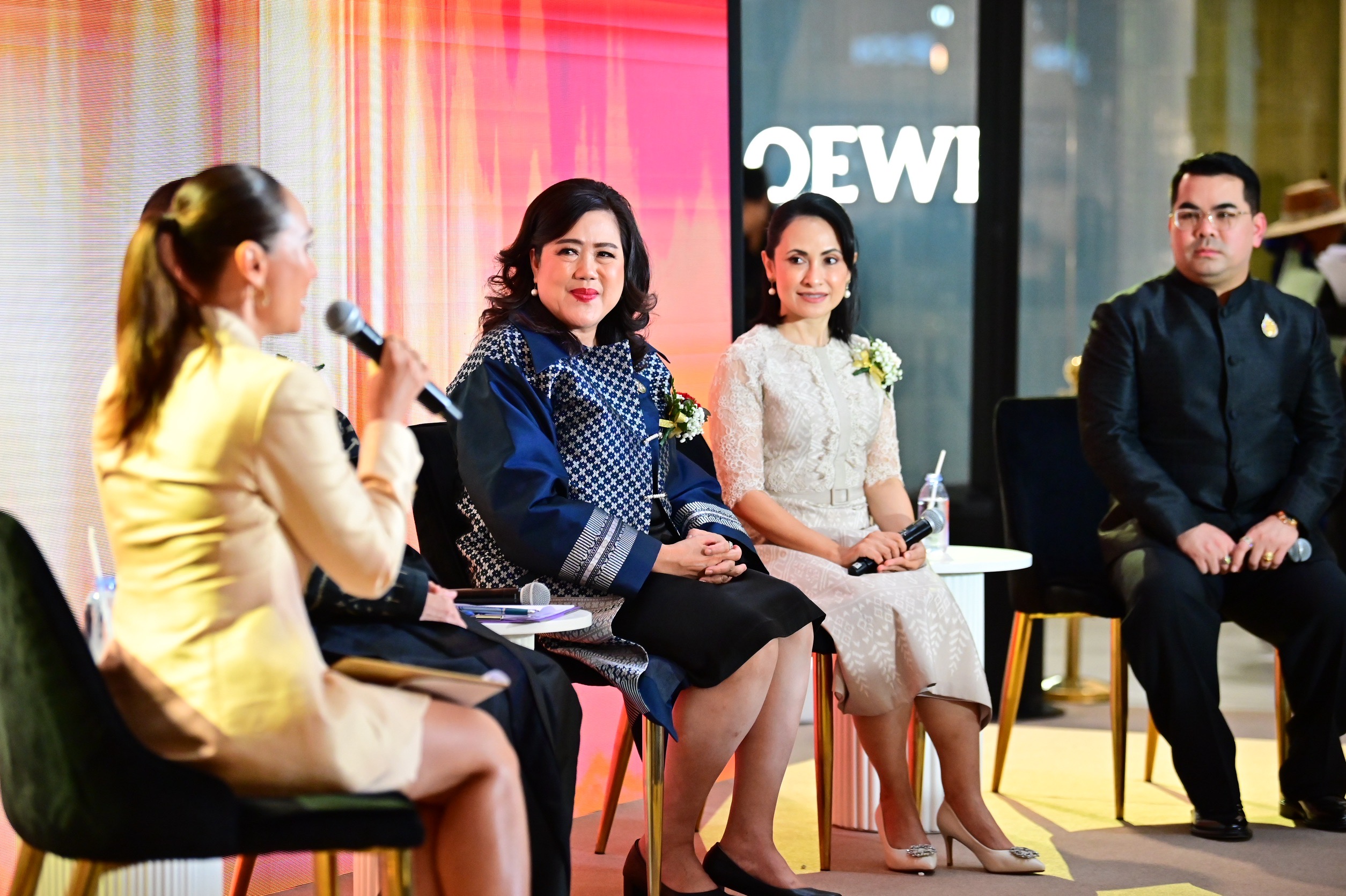 กรมประชาสัมพันธ์ แถลงจัดงานนิทรรศการฯ เฉลิมพระเกียรติฯ สืบสานพระราชปณิธาน &ldquo;ผ้าไทยร่วมสมัย&rdquo; ณ ไอคอนสยาม 11&ndash;13 ส.ค. นี้
