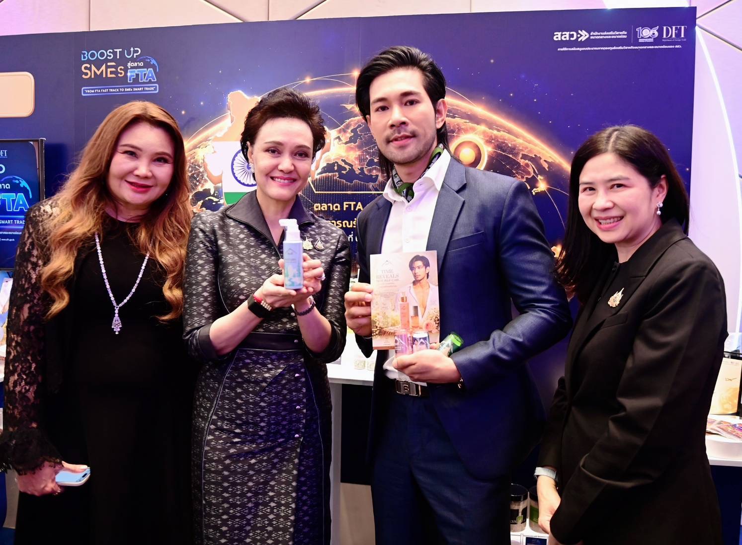  &ldquo;ศุภจี&rdquo; ชู 64 SMEs ต้นแบบจาก Boost up SMEs สู่ตลาด FTA สร้างมูลค่าเจรจา 571 ล้านบาท ย้ำไม่หยุดแค่เปิดตลาด ต้องโตต่อในตลาดโลก